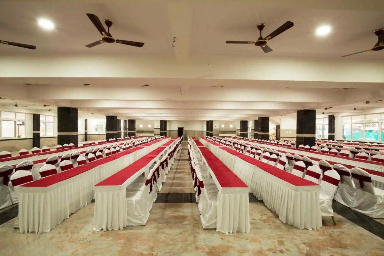 Vistar Pavithra Vivaha Convention Hall Jigani Bagian luar foto