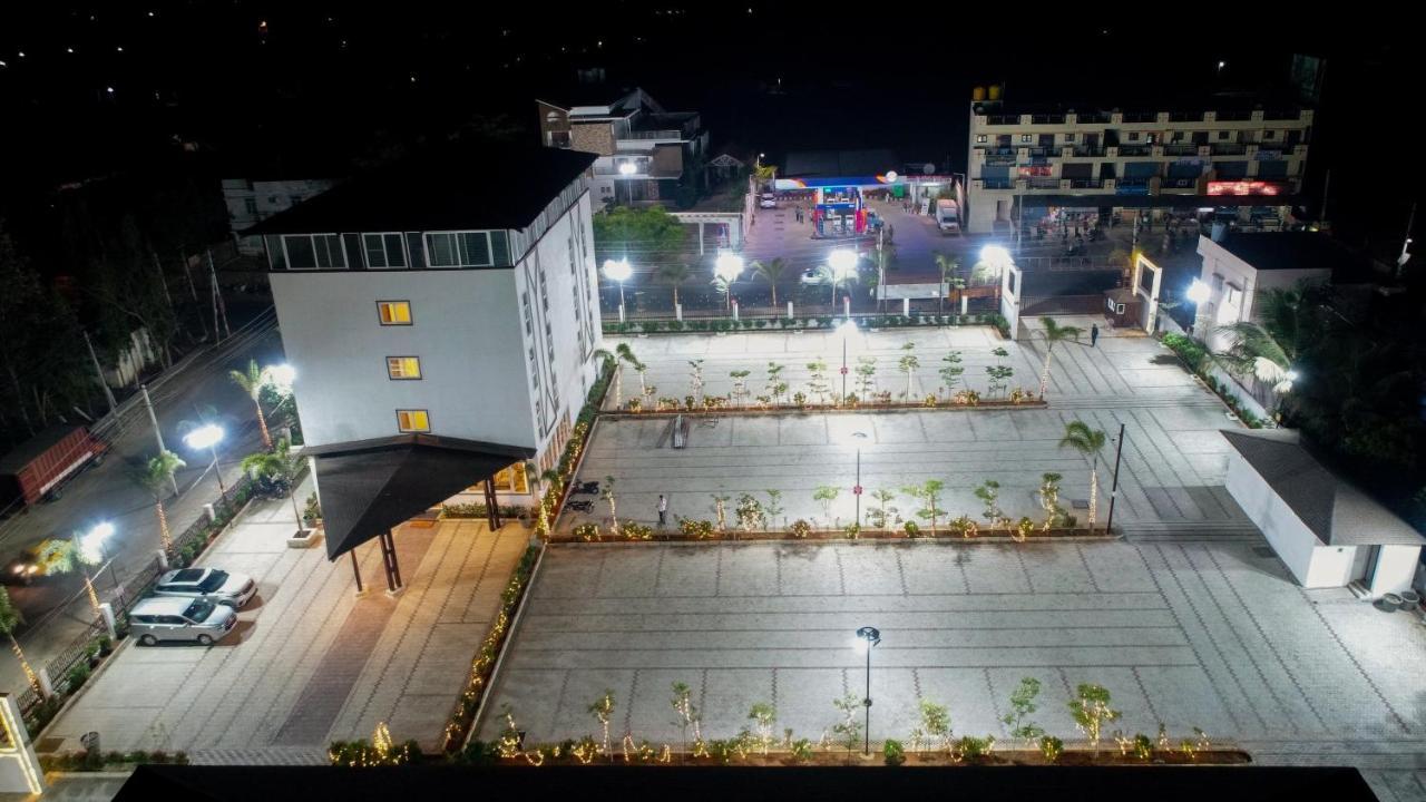 Vistar Pavithra Vivaha Convention Hall Jigani Bagian luar foto